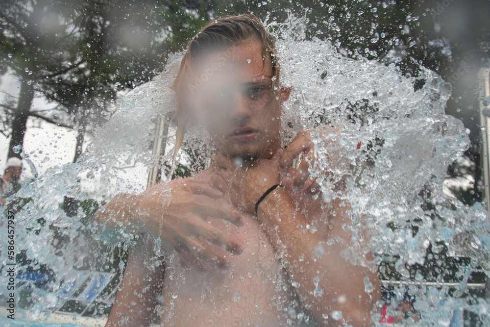 Obraz premium Young attractive couple are hugging. Problems and relationships.