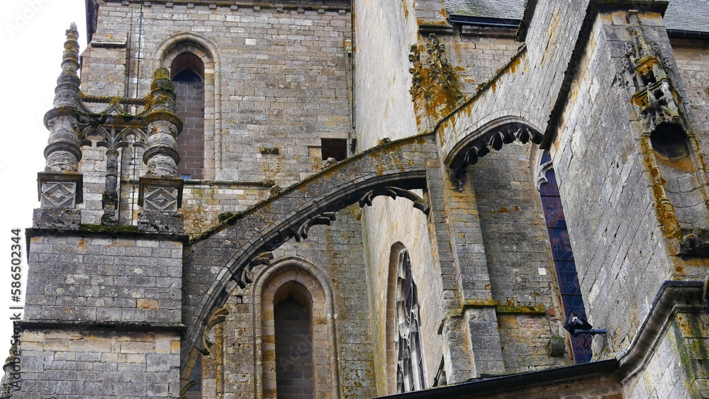 Obraz premium Eglise catholique Saint Salomon et Saint Grégoire dans la ville de Pithiviers dans le Loiret France