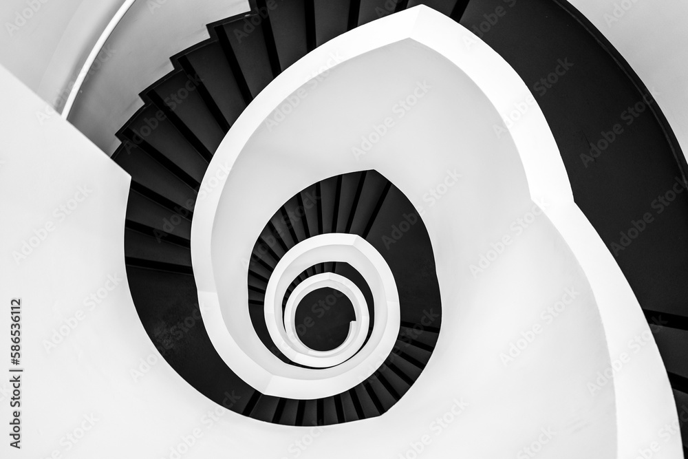 Fototapeta premium spiral staircase in a staircase