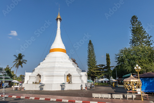 Wat Phrathat Doi Kong Mu is an ancient Thai Buddhist temple in Mae Hong Son province, It is located on Doi Kong Mu hill 1,300 m above sea level
