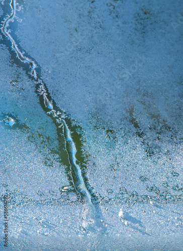 Eisstrukturen am Fenster