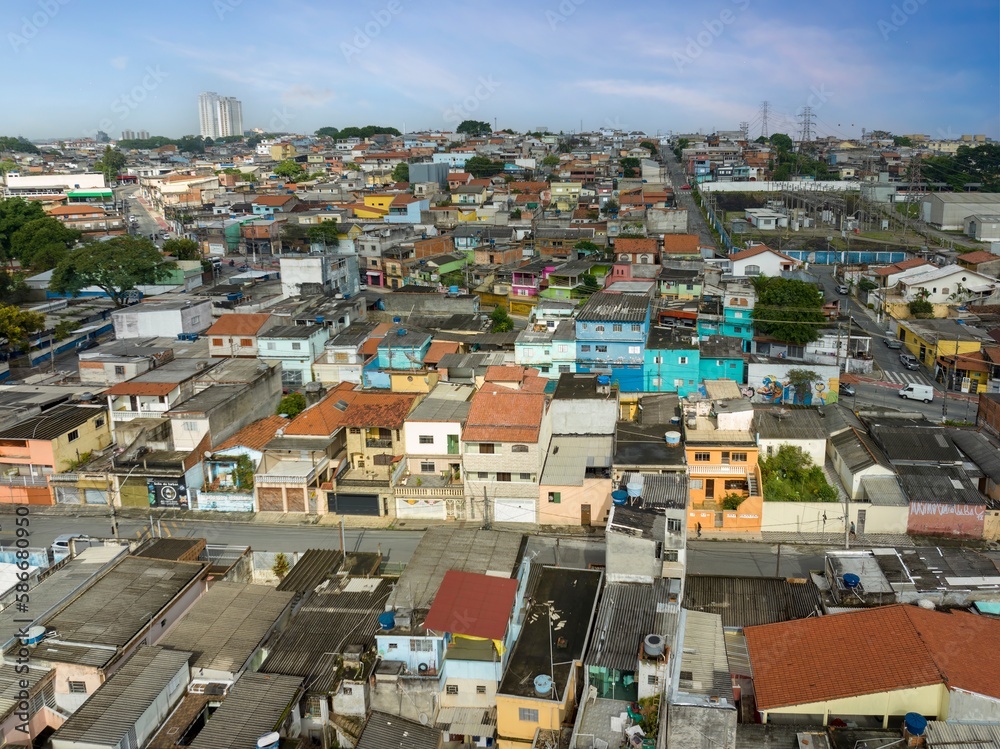 Foto aérea de zona humilde no extremo leste da cidade de são Paulo
