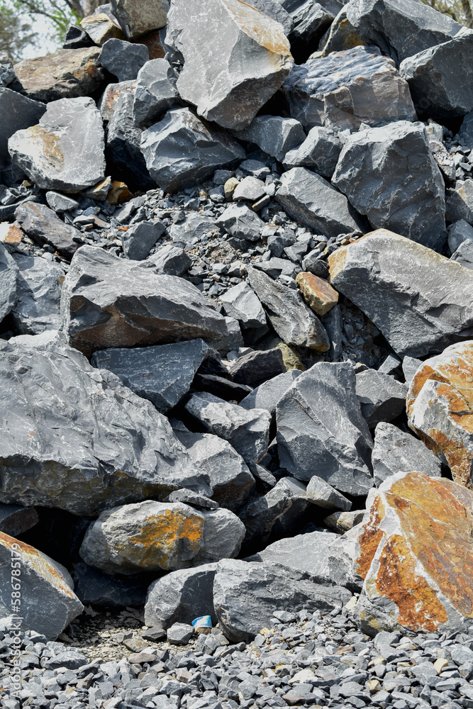 pile of granite rock railroad ballast