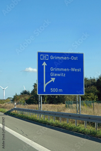 Autobahnschild Abfahrt Grimmen-West