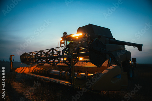 Obraz na plátně Moisson nocturne