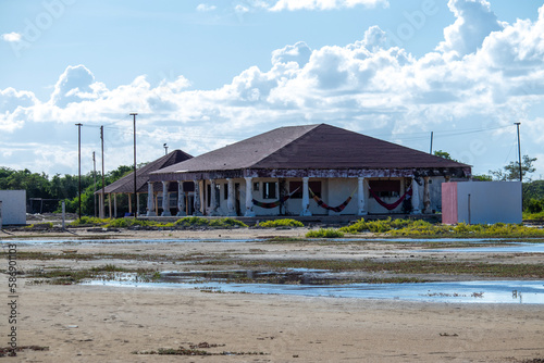 Casa en playa con hamaca caribe playa castillete © LP Estudio Creativo