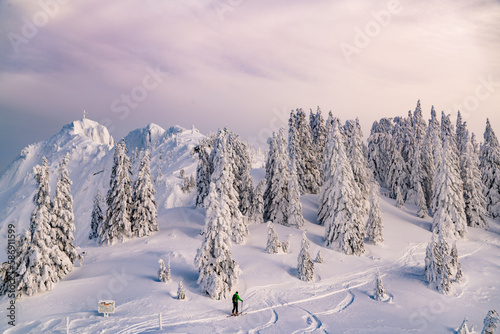 Foto Skitourengänger am Berg