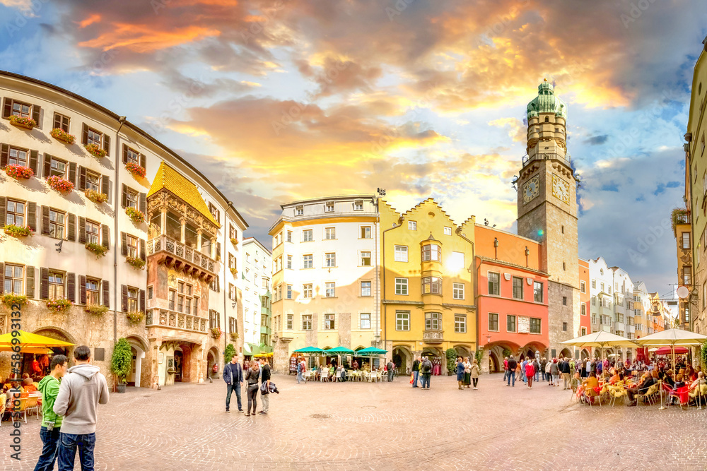 Altstadt, Innsbruck, Österreich  - obrazy, fototapety, plakaty 