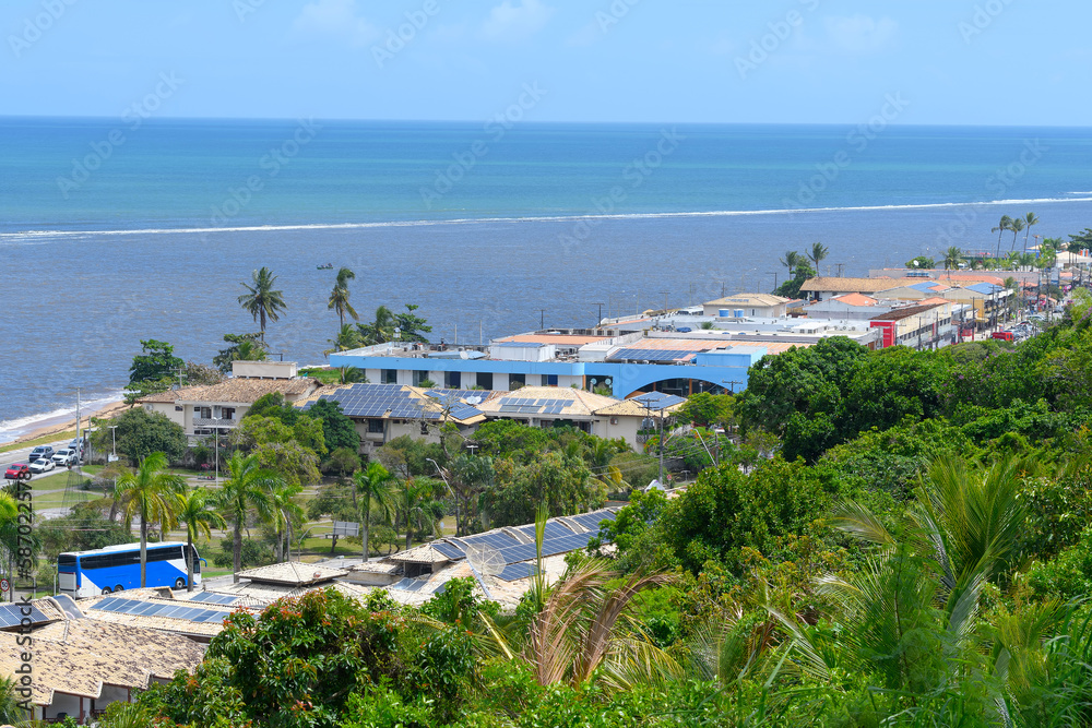 Obraz premium Landscape view of Porto Seguro - Bahia, Brazil. View of the city downtown, Descobrimento avenue region.