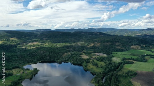 manoir et lac autour d'Oslo en Norvège