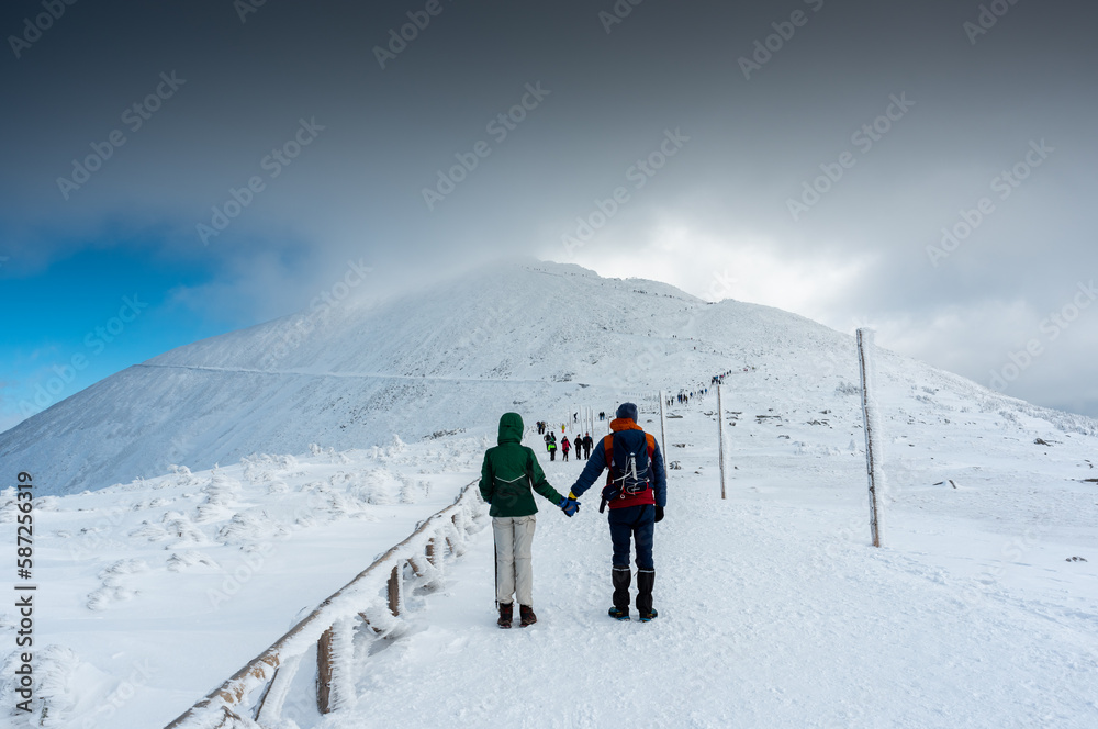 Widok na Śnieżkę, Karkonsze zimą / View of Śnieżka, Karkonosze Mountains in winter