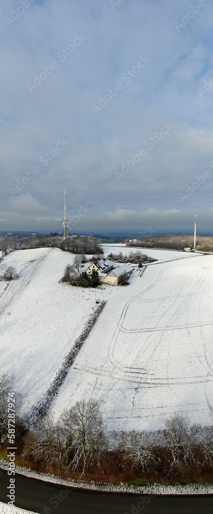 Dornberg Sender Sendemast Herford bei Schnee im Winter von oben Luftaufnahme Dornberg Sender Sendemast Herford bei Schnee im Winter von oben Luftaufnahme