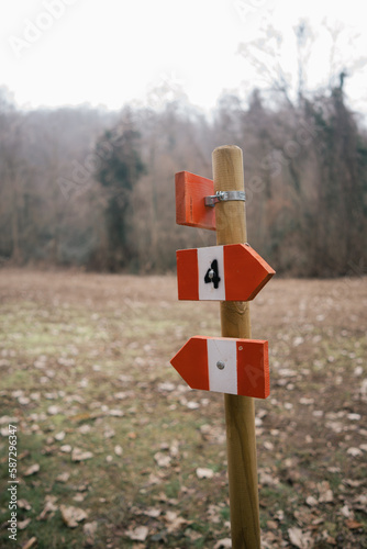 Segnavia sentiero collina