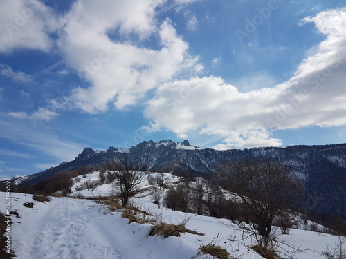 Der Babin zub ist ein Gipfel im Balkangebirge, in Südostserbien. Seine Höhe beträgt 1780 m, seine Form ist bizarr, denn der Gipfel steigt in Form eines Eckzahnes senkrecht in den Himmel. © Goran