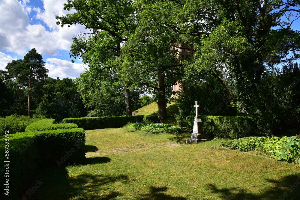 Cechy under Kosir Chateau park