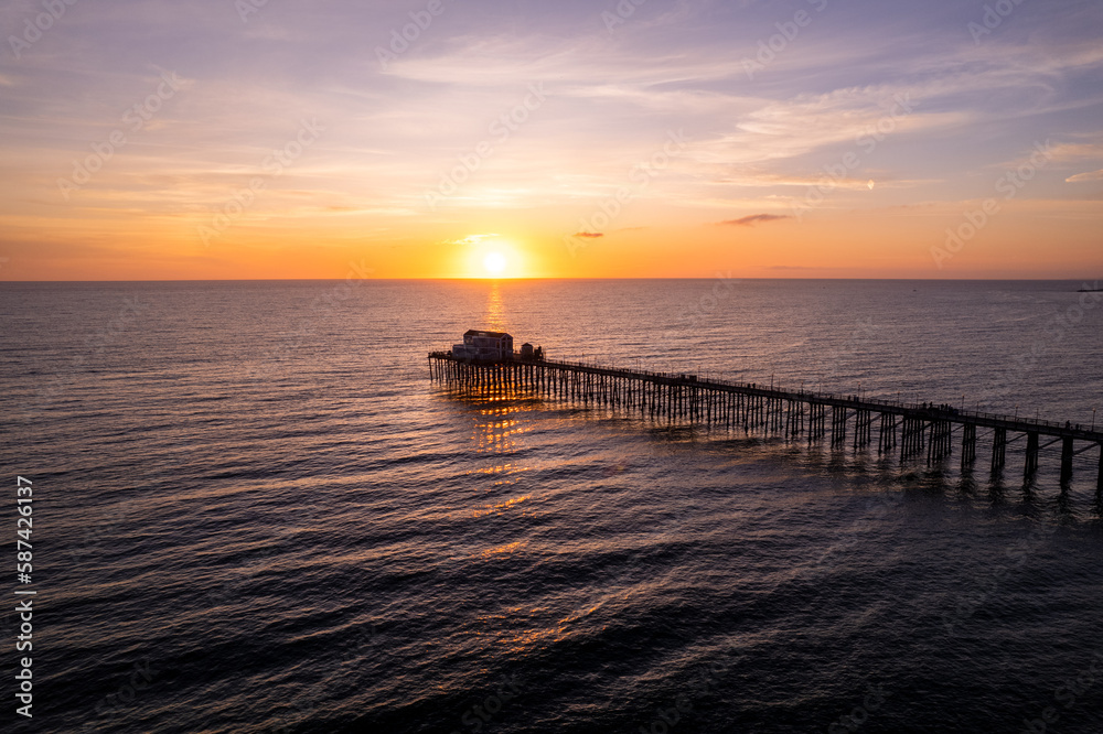 Obraz premium Oceanside Pier at Sunset