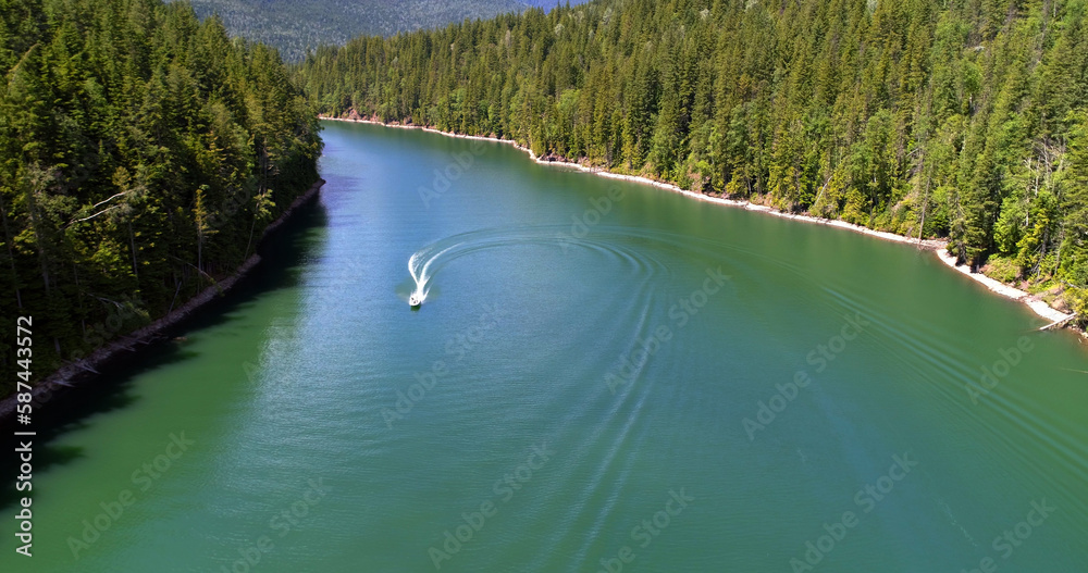 Naklejka premium High angle view of lake
