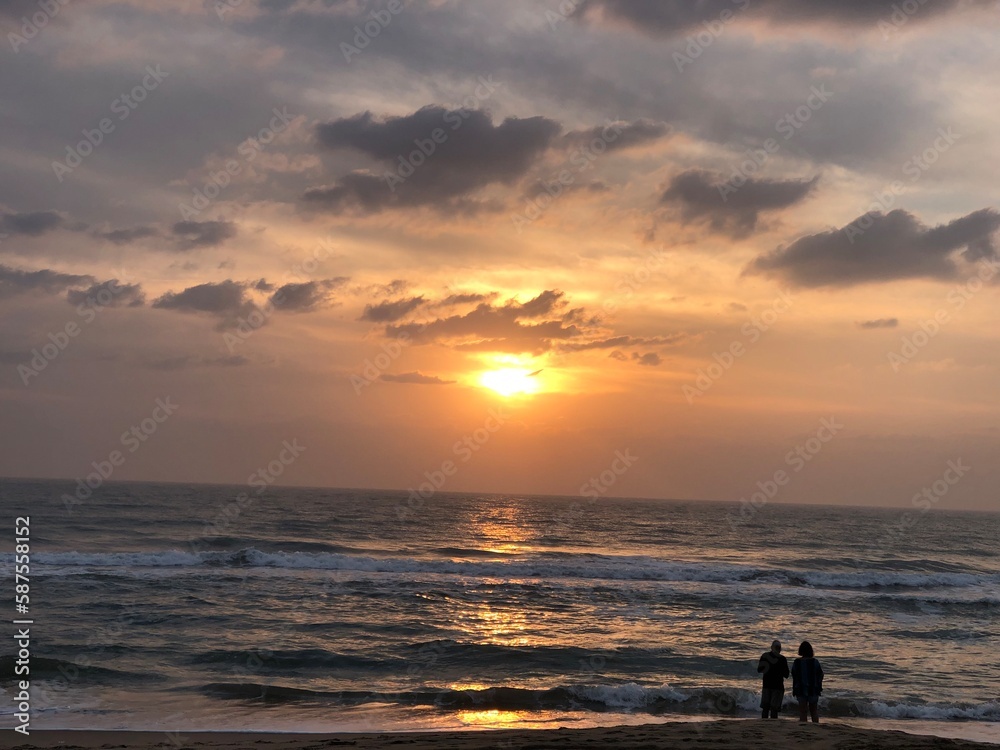 Fototapeta premium Sunrise in the beach