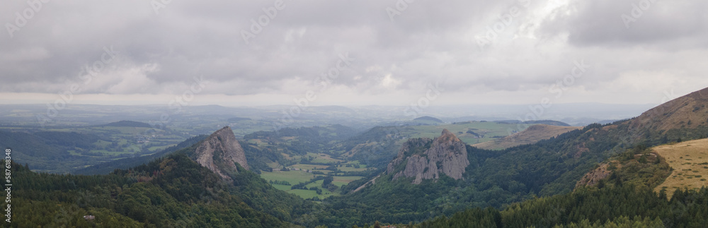 Paysage Auvergne Massif central France