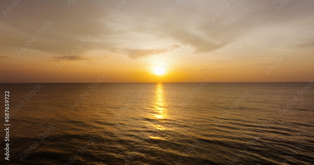 Fototapeta premium sunset over the sea