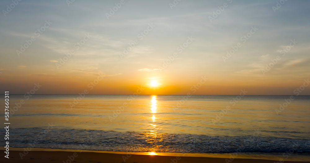 Obraz premium sunset in the sea