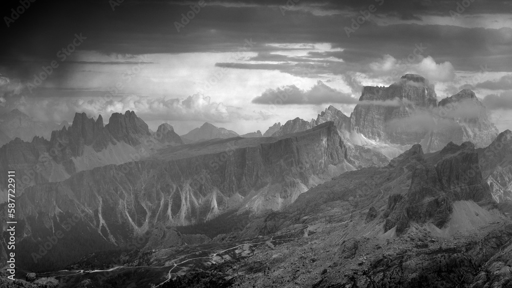 Averau-Nuvolau group, Col di Lana, Sass di Stria mountain, Picollo Lagazuoi, Fanis group, Tofane massif and Cinque Torri as seen from Rifugio Nuvolau, Cortina dAmpezzo, Dolomites, Italy