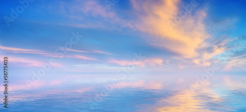 Sky background and water reflection. © GIS
