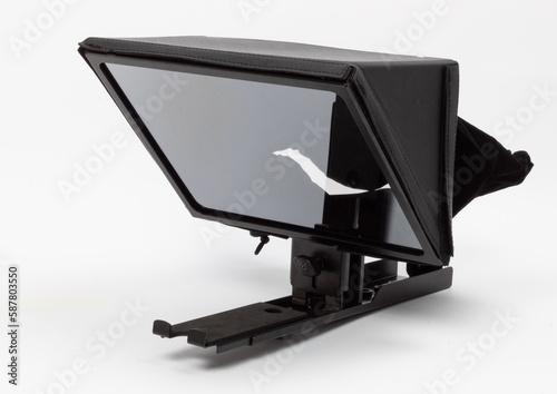 ILOKNZI Teleprompter - a professional solution for video recording and presentations. This high-quality teleprompter features easy setup, compatibility with various devices, and user-friendly operatio