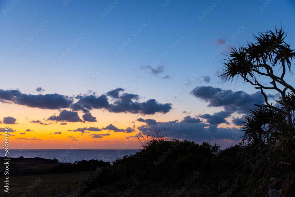 Obraz premium 沖縄-万座毛の夕景-04