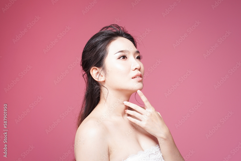 Fototapeta premium Asian woman with white skin and healthy skin