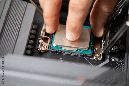 Installing a new intel processor by the computer user