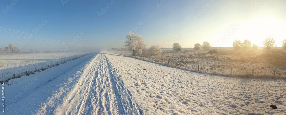 Obraz premium Deich in Grömitz an der Ostsee im Winter