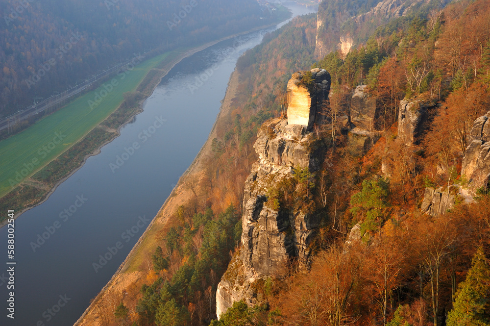 Obraz premium Blick von der Basteibrücke auf die Elbe