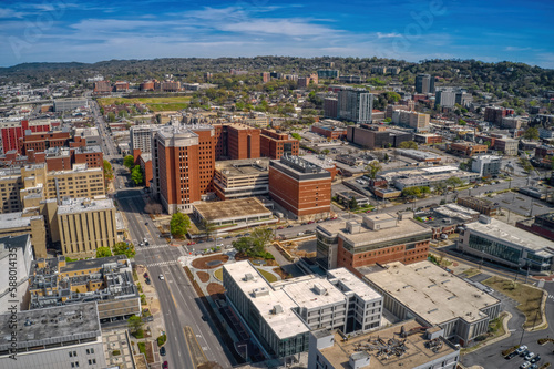 Foto Aerial View of a large public University in Birmingham, Alabama