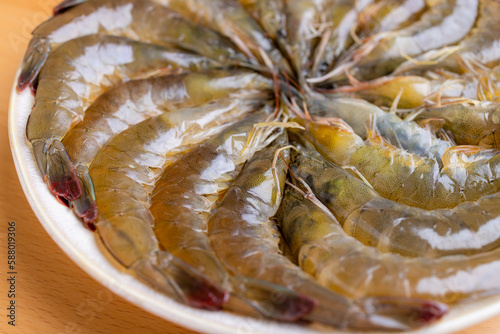Fototapeta Naklejka Na Ścianę i Meble -  Fresh raw shrimp prepare for hot pot