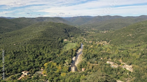 survol des C  vennes dans le sud de la France  Anduze  Occitanie  