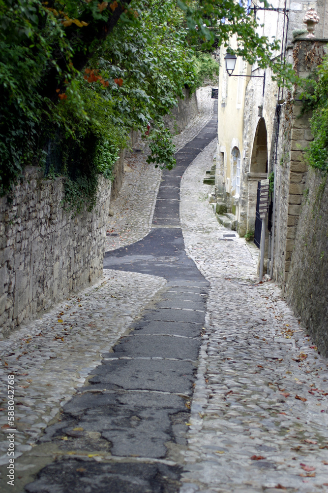 Medieval street - Vaison la romaine - Vaucluse - France