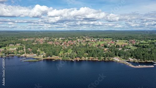 Survol du lac Siljan en Suède entre Rattvik et Mora photo