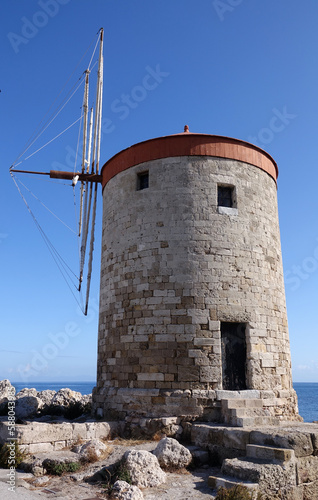 Windmühle im Mandraki - Hafen, Rhodos-Stadt