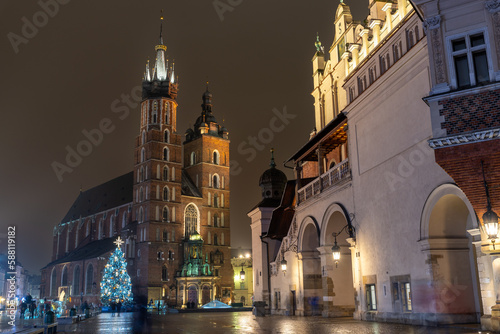 Bazylika Mariacki przy rynku głównym w Krakowie / St. Mary's Basilica at the main square in Krakow