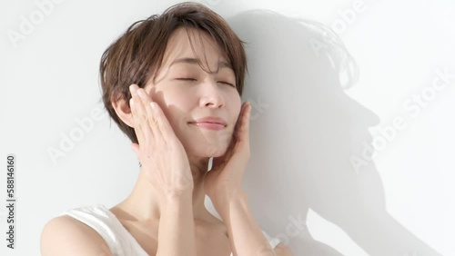 女性　ビューティー　UVケア