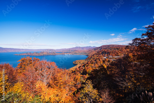 紫明亭展望台から紅葉の十和田湖