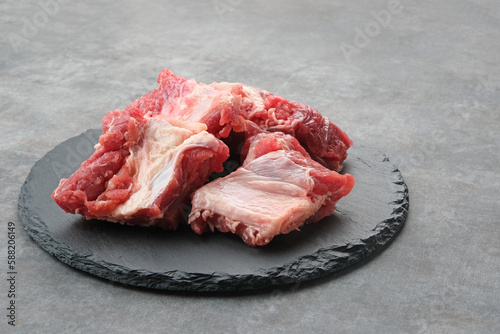 Raw beef ribs (daging iga sapi), food preparation.
