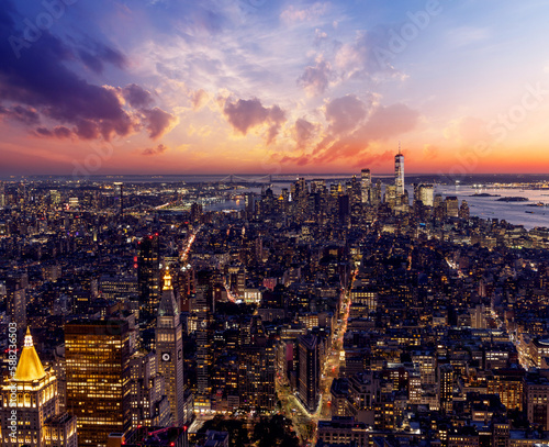 NYC skyline at sunset from Empire State Building © karandaev