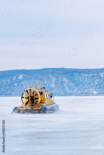 Foto Hovercrafts on Lake Baikal