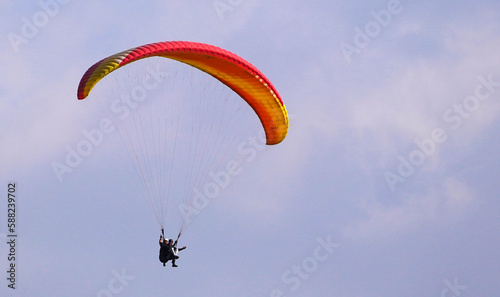 person paragliding in adana seyhan 