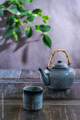 still life tea cup and pot 