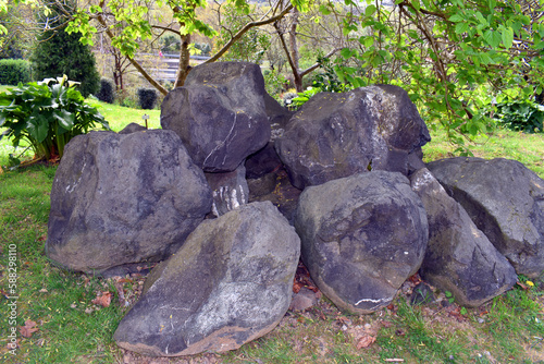 Pillow basalt lavas. Cretaceous, Upper Albian. 102 Mya