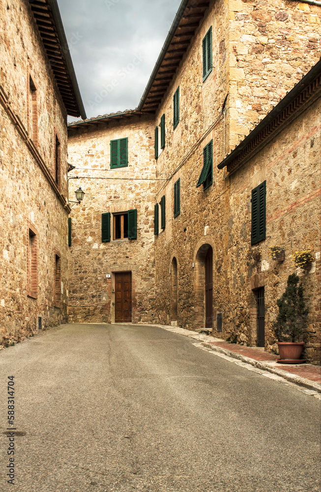 narrow street in the village of Pienza in Italy