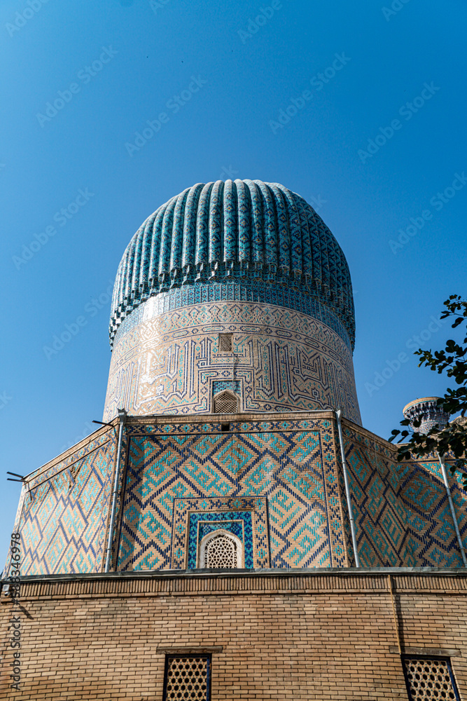Fototapeta premium Dome of Gur Emir Mausoleum in Samarkand, Uzbekistan - tomb of Amir Timur Tamerlane. Ancient building exterior